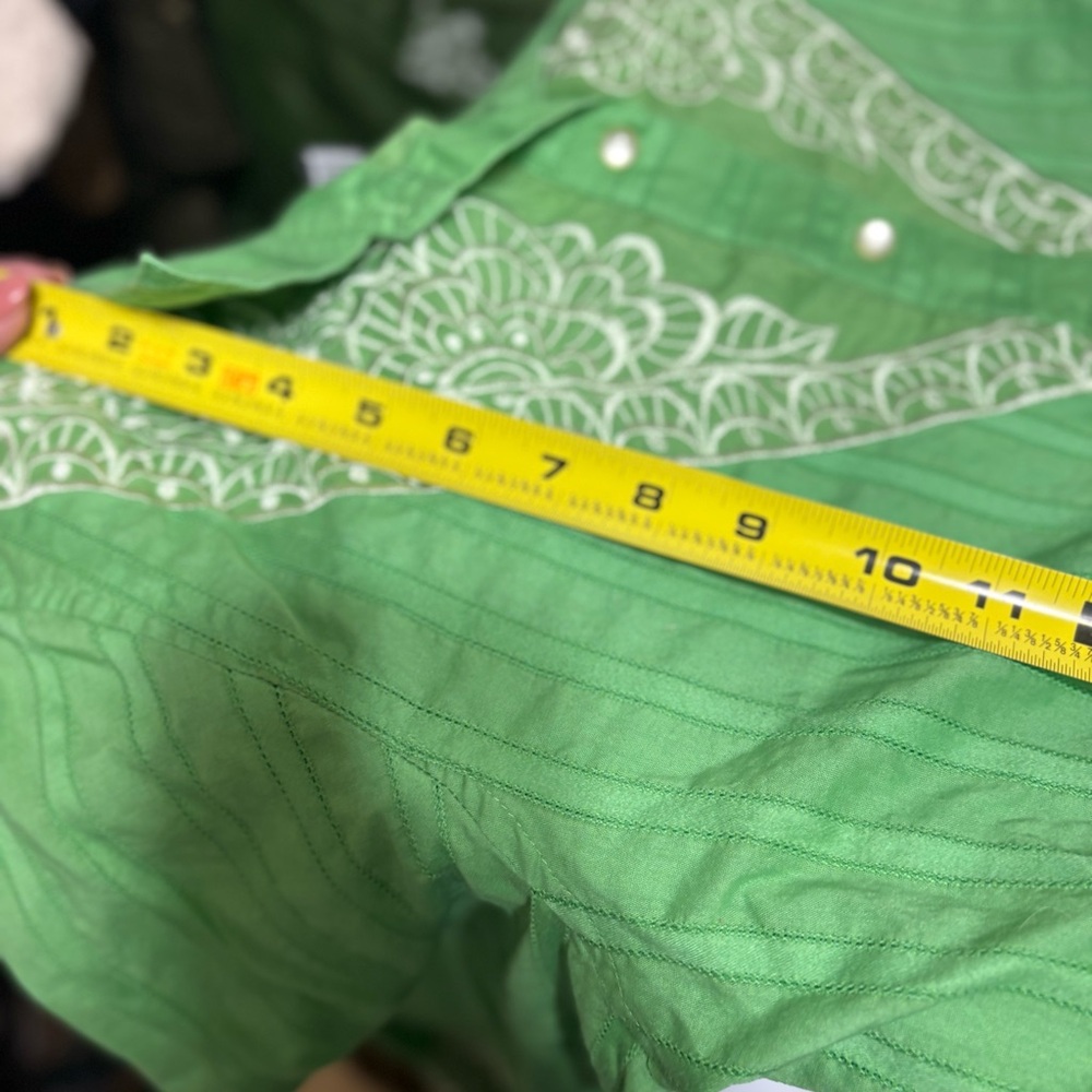 Bob Mackie "Wearable Art" green 100% cotton embroidered button-front blouse - Picture 8 of 10